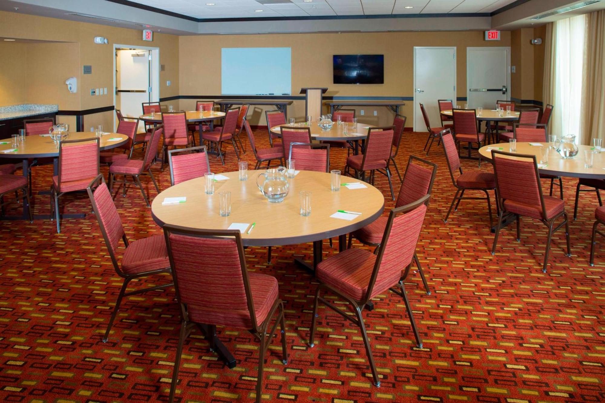 Courtyard By Marriott Dallas Midlothian At Midlothian Conference Center Eksteriør billede