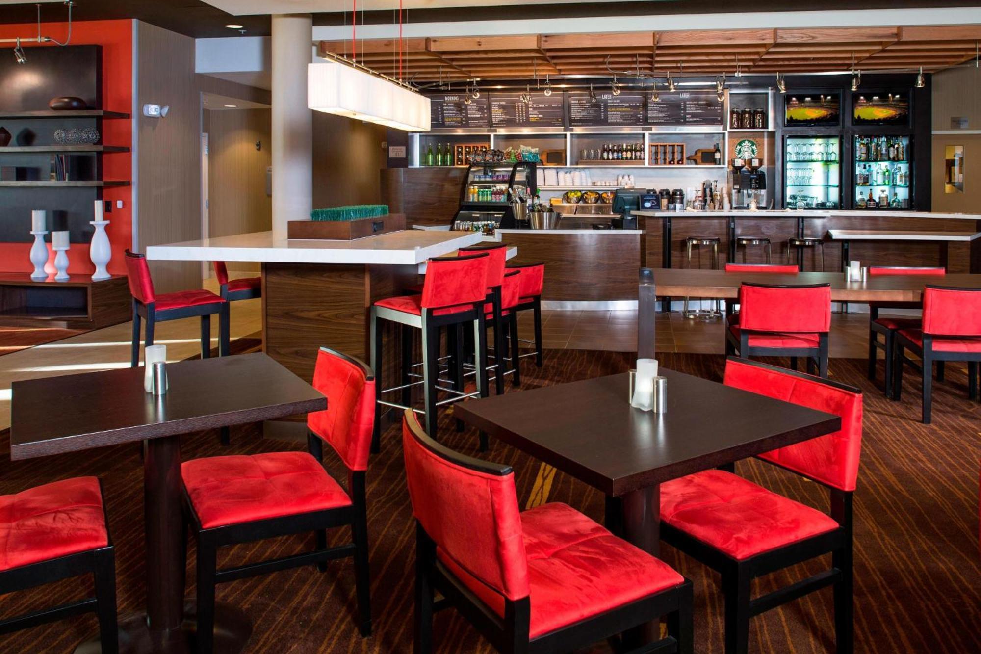 Courtyard By Marriott Dallas Midlothian At Midlothian Conference Center Eksteriør billede