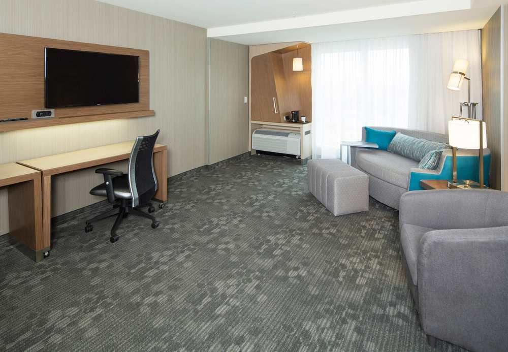 Courtyard By Marriott Dallas Midlothian At Midlothian Conference Center Eksteriør billede